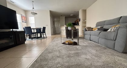 3 Bedrooms Condos at Cottages Oakleaf