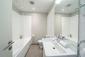 Apartment, 2 Bedrooms, Partial Sea View | Bathroom | Hair dryer, towels, soap, shampoo - Paihia Waterfront Suites (Paihia)