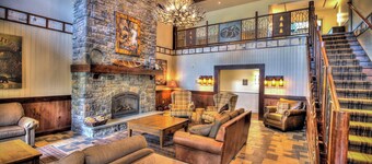 Top Flr Duplex 4BR 4BA - Walk to All @ Stratton Mt