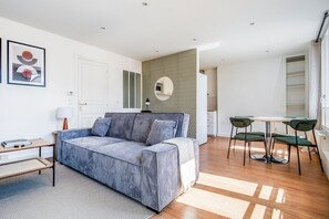 Fernseher, Stereoanlage