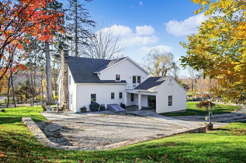 Farmhouse & Private yard in Patterson NY