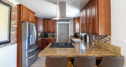 Charming 3-bedroom house with WiFi, AC in welcoming La Mesa