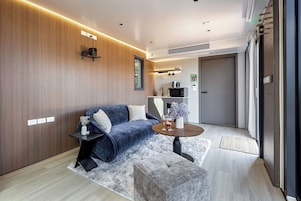 Accessible King Cabin | Living area | 0-inch flat-screen TV with digital channels, Netflix, streaming services