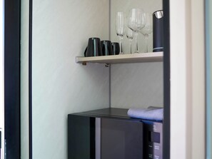 Honeymoon-Ferienhütte, Blick auf den Weinberg | Eigene Kochnische