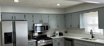 3-bedroom house in awesome Omaha with WiFi, AC by Westroads Mall