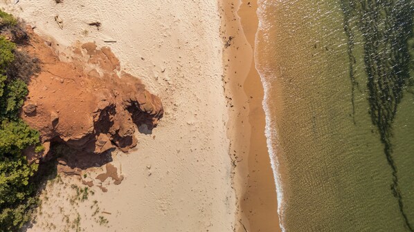 Am Strand, Liegestühle, Strandtücher