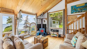 TV, fireplace, DVD player