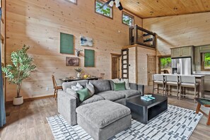 Smart TV y chimenea 