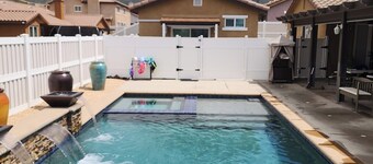 Brand New 1-bedroom house with WiFi, AC in San Bernardino near mountains