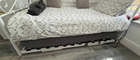 1 sovrum, strykjärn/strykbräda, wi-fi och sängkläder