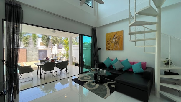 Villa, 2 Yatak Odası, Kişiye Özel Havuzlu, Havuz Manzaralı | Oturma alanı