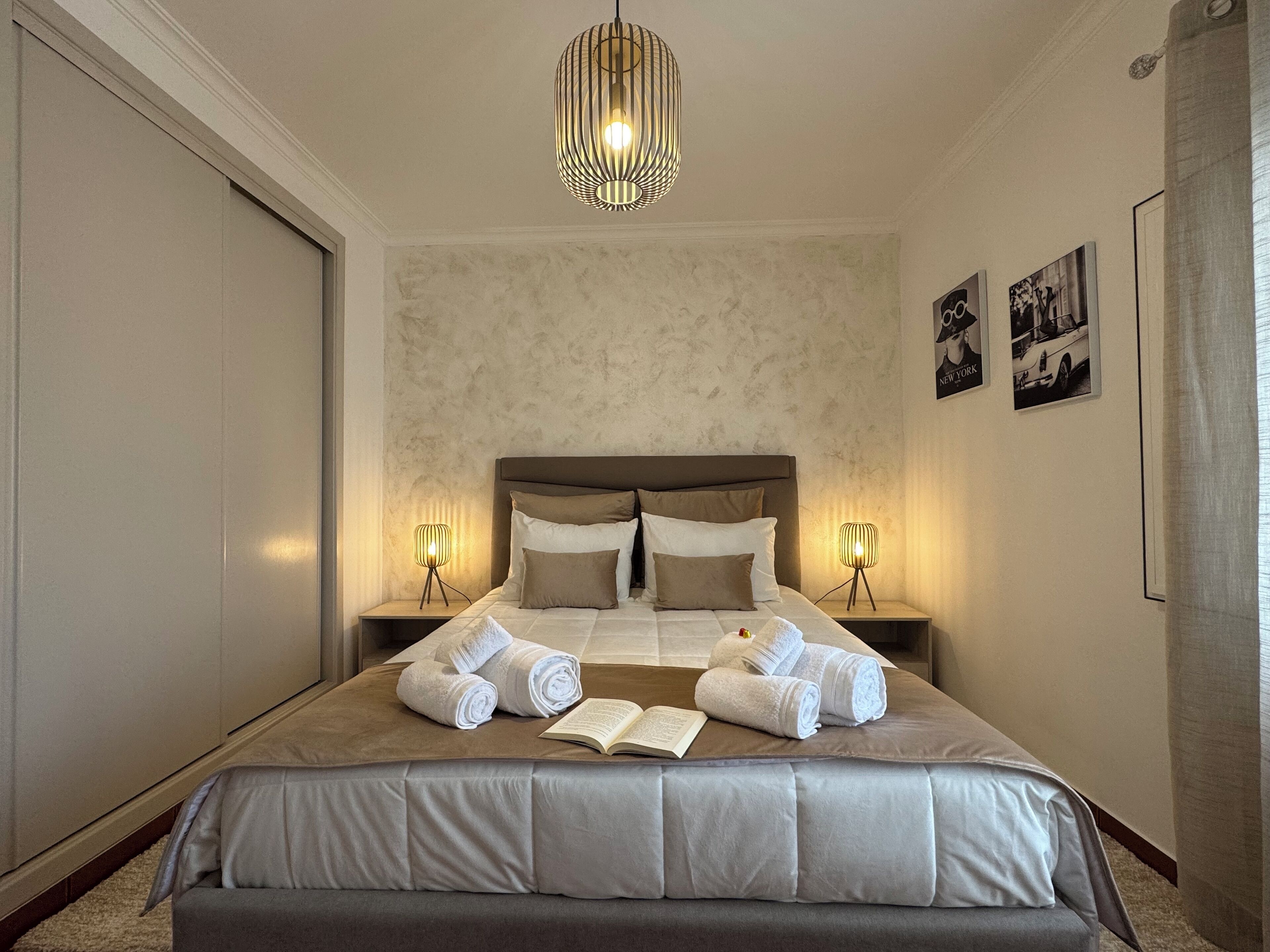 2 chambres, fer et planche à repasser, Wi-Fi, draps fournis