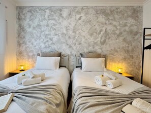 2 bedrooms, iron/ironing board, WiFi, bed sheets - 🌿✨ Welcome to AL " Lux Downtown Reguengos " ✨🌿 (Reguengos de Monsaraz)