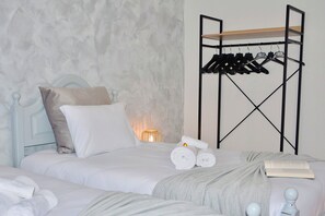 2 chambres, fer et planche à repasser, Wi-Fi, draps fournis
