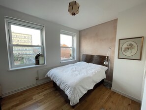 2 sovrum, strykjärn/strykbräda, wi-fi och sängkläder