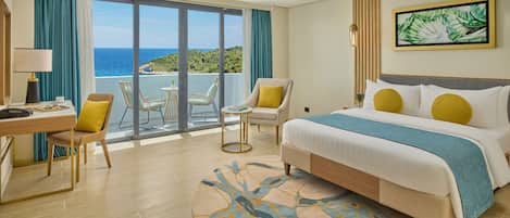 Junior Suite with Extra Space and Terrace | Brankas, meja kerja, setrika/meja setrika, dan Wi-Fi gratis