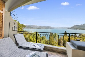 Property grounds - Elegant Panorama Lake View With Pool, Stresa, Italy (Stresa)