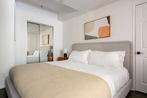 アイロン / アイロン台、WiFi、ベッドシーツ