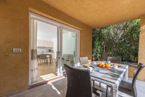 Outdoor dining - Rotondo Dream Suite 2, Porto Rotondo, Italy (Porto Rotondo)