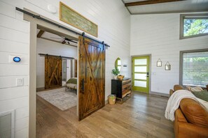 1 chambre, bureau, fer et planche à repasser, Wi-Fi gratuit