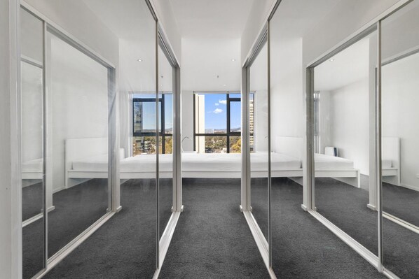 1 bedroom, iron/ironing board, free WiFi, bed sheets - Central Lakeview Apartments (Canberra)