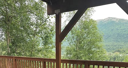 Spacious Private Home w/ Mountain Views, 7 P Hot Tub, Lg Patios, 4Bed, Sleeps 12