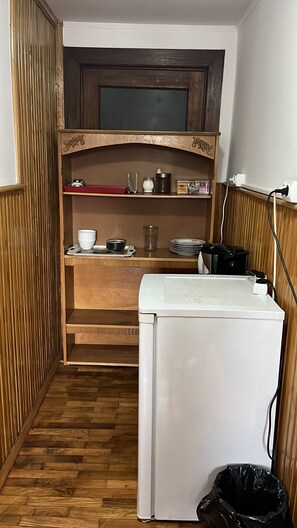 Comfort-Suite | Eigene Kochnische | Mini-Kühlschrank, Mikrowelle, Ofen, Herdplatte