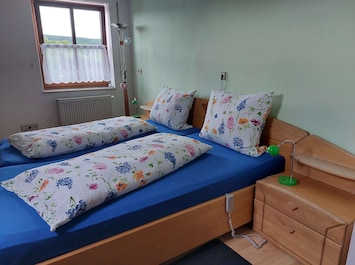 Ferienwohnung am Donauradweg "Tour de Baroque"-2. Schlafzimmer 1