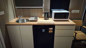 Fridge, microwave, stovetop, toaster