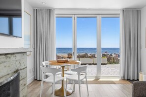 Dining - Oceanview Retreat With Rooftop Deck (Aptos)