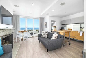 Télévision, cheminée