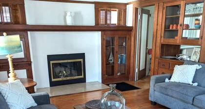 Capitola Village Craftsman Cottage- 4 min to beach