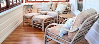 Capitola Village Craftsman Cottage- 4 min to beach