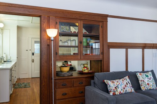 Capitola Village Craftsman Cottage- 4 min to beach