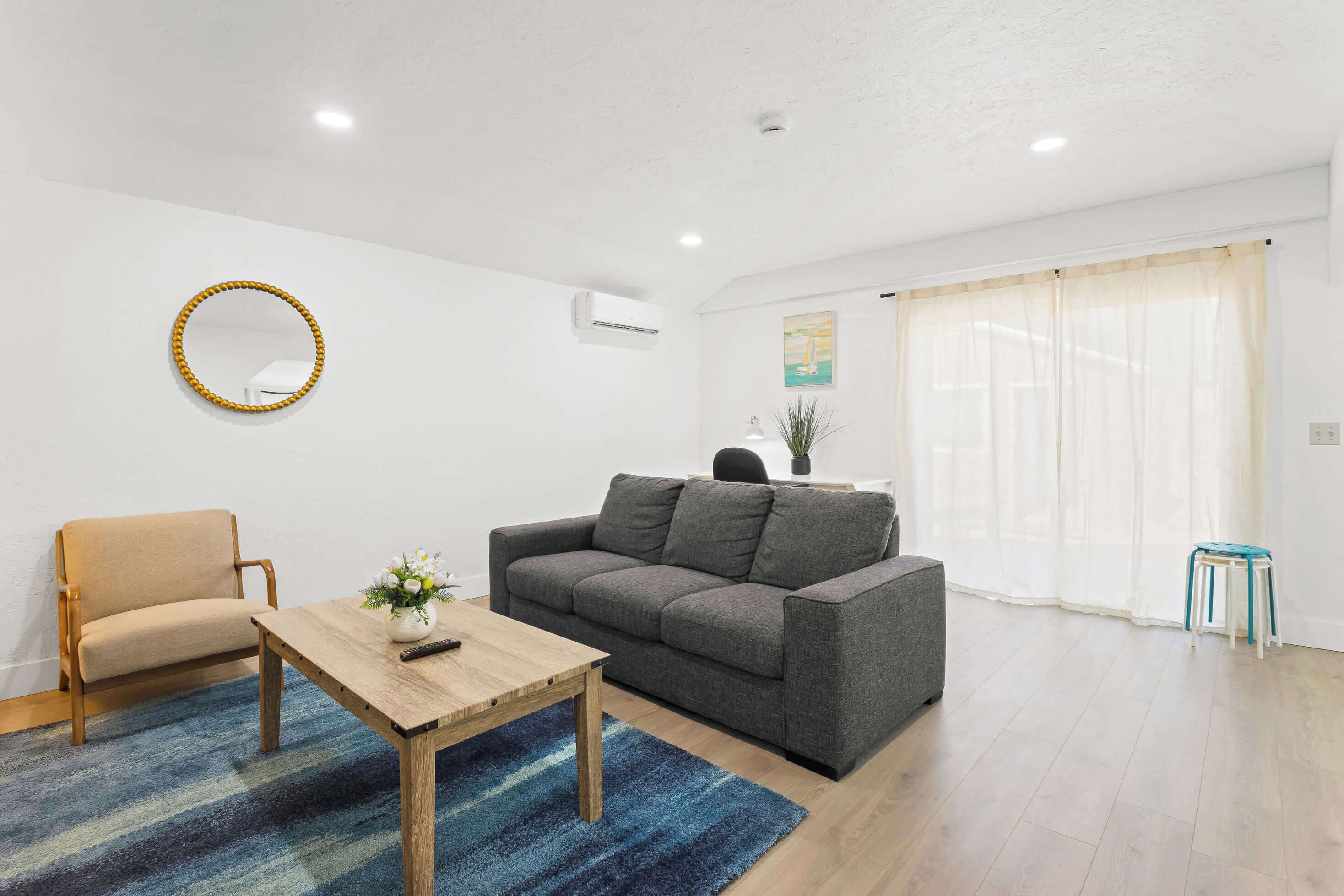 House (2 Bedrooms) | Living area | 43-inch flat-screen TV with cable channels