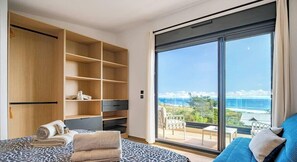 4 bedrooms, free WiFi