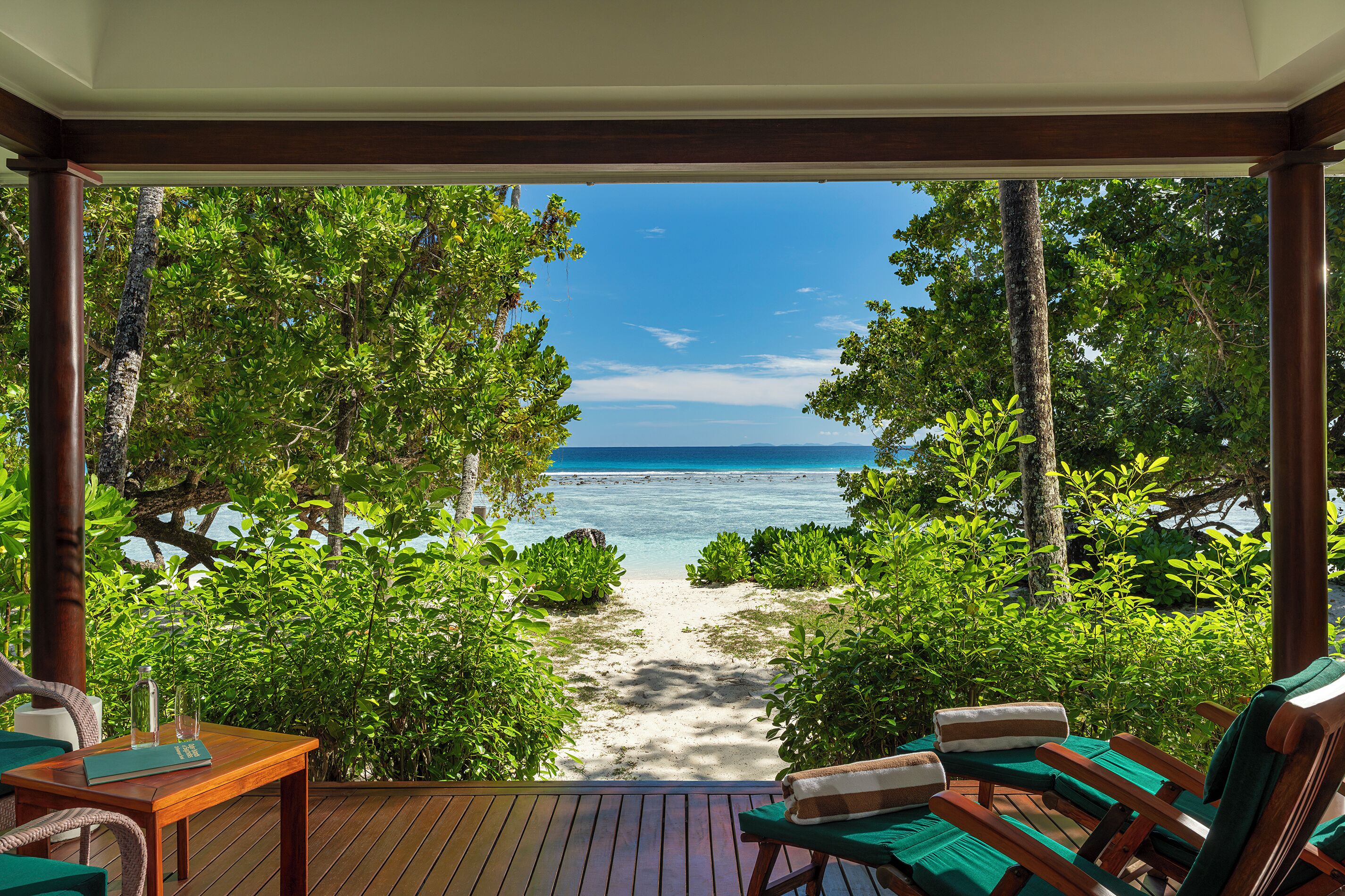 Beach Villa with Garden Plunge Pool | Vue sur la plage/l’océan