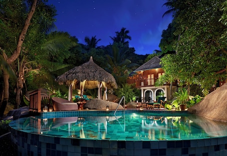 双人护理室、桑拿、热水浴缸、湿蒸房、身体护理、热石按摩. 塞舌尔的尼瓦拉布里兹