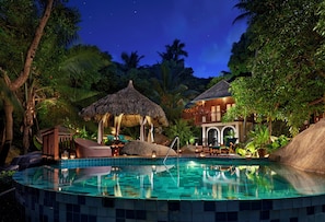 Couples treatment rooms, sauna, hot tub, steam room, body treatments