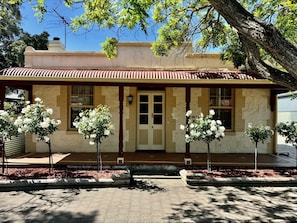 Exterior detail - Pet friendly accommodation in the Barossa (Greenock)