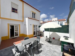 Outdoor dining - Cosy house near the beaches (Aljezur)
