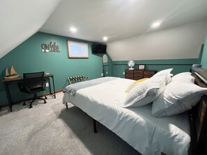 3 Schlafzimmer, Schreibtisch, Bügeleisen/Bügelbrett, Reisekinderbett