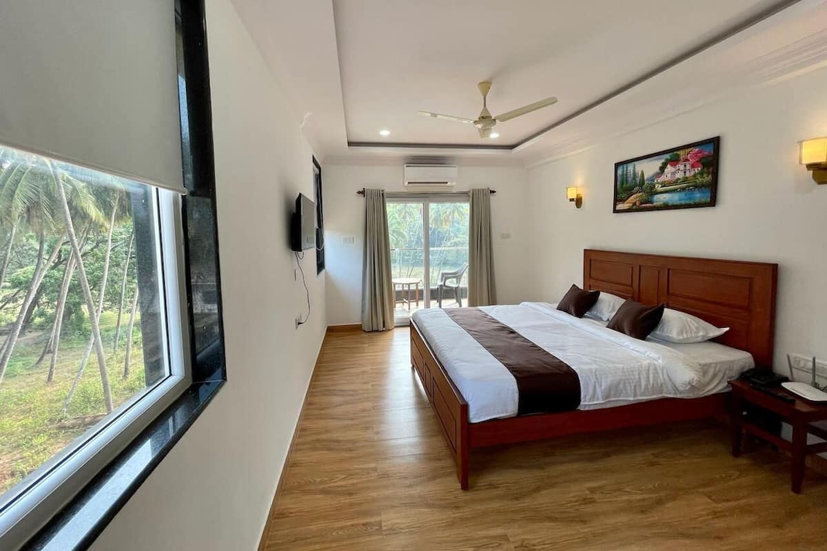 Super Deluxe ac+ Balcony + Windows +preferential view | Free WiFi