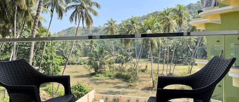 Super deluxe ac + balcony | Free WiFi