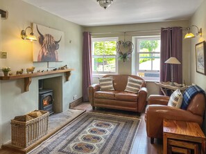 TV, fireplace - Gillhead Farm Cottage (Matterdale End)