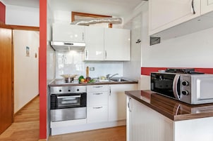 Standard Στούντιο, Μπαλκόνι, Θέα στο Βουνό (Studio Valleverde 26B) | Ιδιωτική μικρή κουζίνα