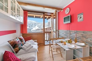 標準開放式客房, 山景 (Studio Valleverde 26B) | 客廳 | 21 吋平面電視連有線電視頻道