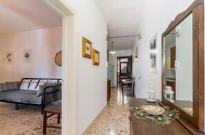 3 chambres, fer et planche à repasser, Wi-Fi, draps fournis
