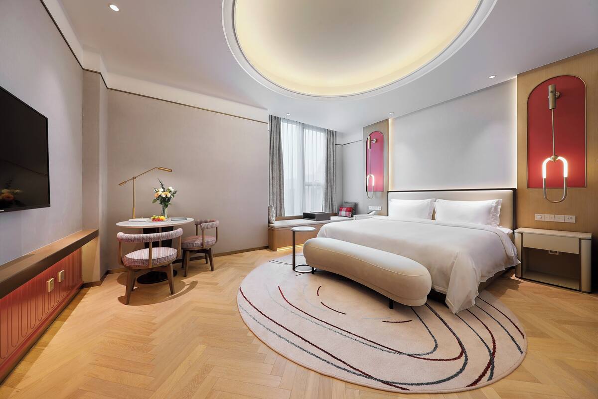 Kamar Double Bisnis untuk 1 Orang | Meja kerja, tirai kedap cahaya, kedap suara, dan setrika/meja setrika