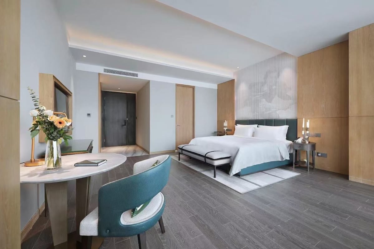 Executive Double Room Single Use | Desk, blackout drapes, soundproofing, iron/ironing board